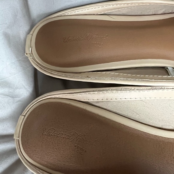 Wicker-Style Open-Back Flats - Picture 5 of 5